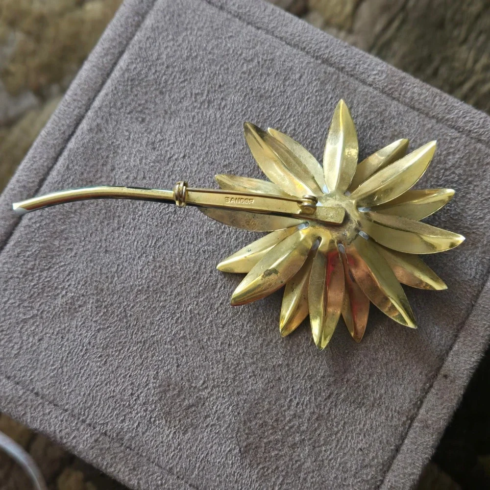 Vintage Signed Sandor Mid century‎ Enamel White Daisy Pin Brooch 1950's